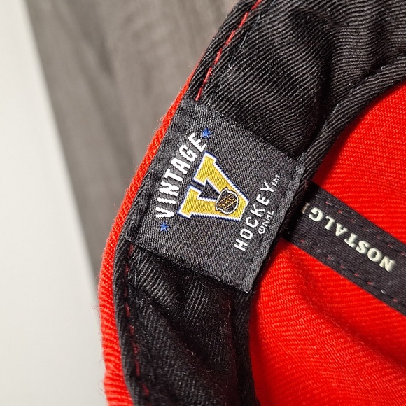 CALGARY FLAMES NHL Mitchell & Ness Hockey Snapback (Adjustable) - Picture 8 of 8